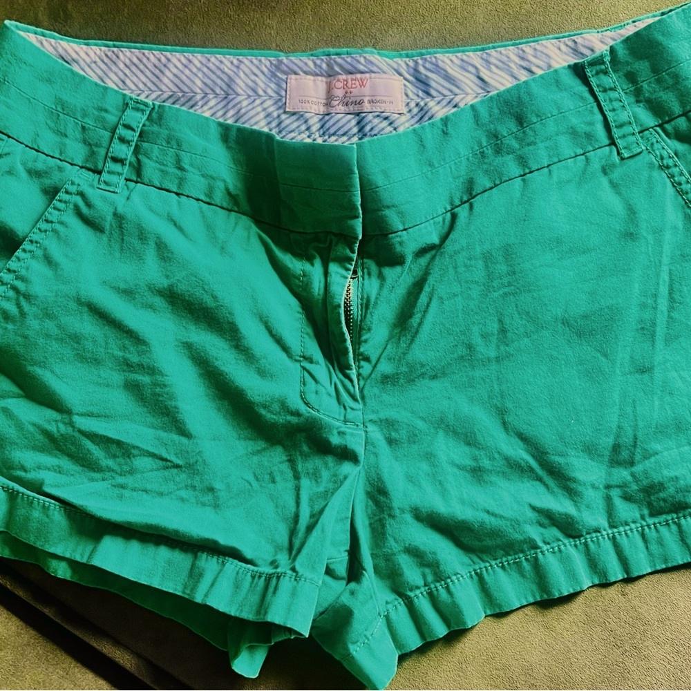 J Crew  Chino broken in women’s size 6 shorts green